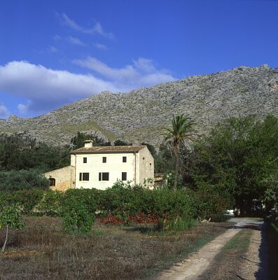Camera: D:\Daten\Bilder\Reisen\Mallorca\Web\Haus mit Weg.jpg<br>
0 x 0 - 35,9 KB